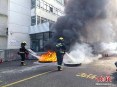山西：烟火“烤”验多种消防产品 直播解锁辨伪技能
