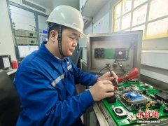 （新春走基层）大庆钻探：万里油田守岗迎春 岗位坚守亦是团圆